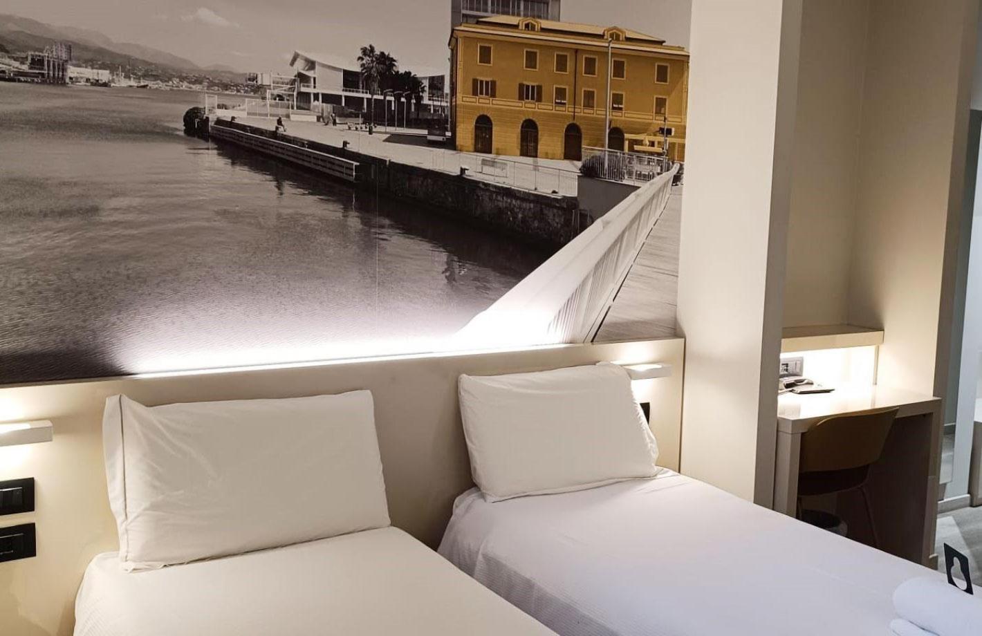 B&B Hotel Савона Екстериор снимка