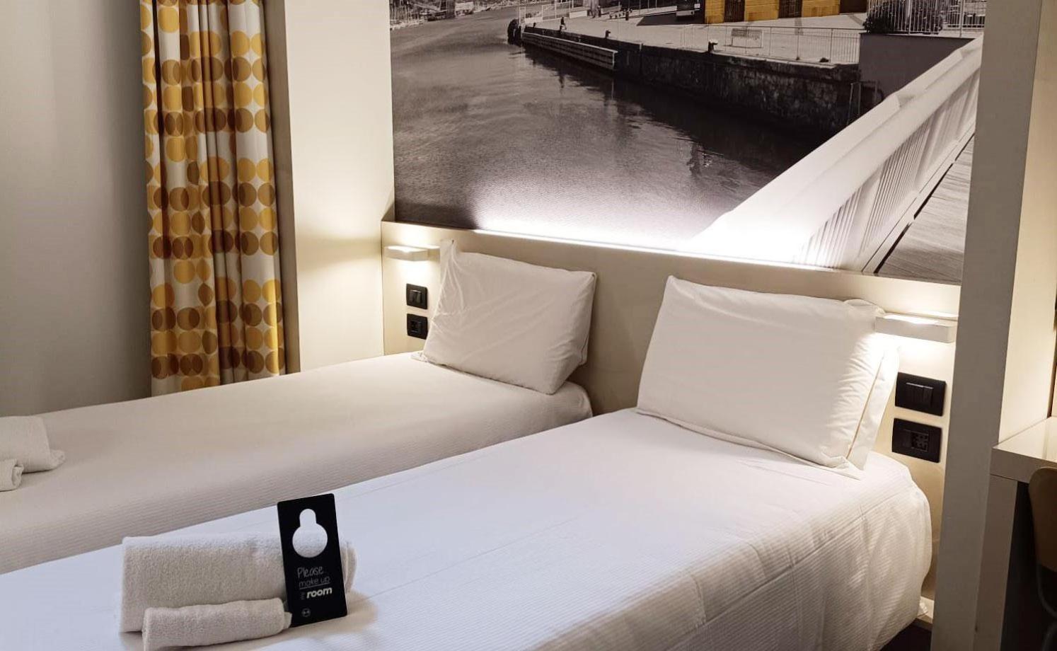 B&B Hotel Савона Екстериор снимка