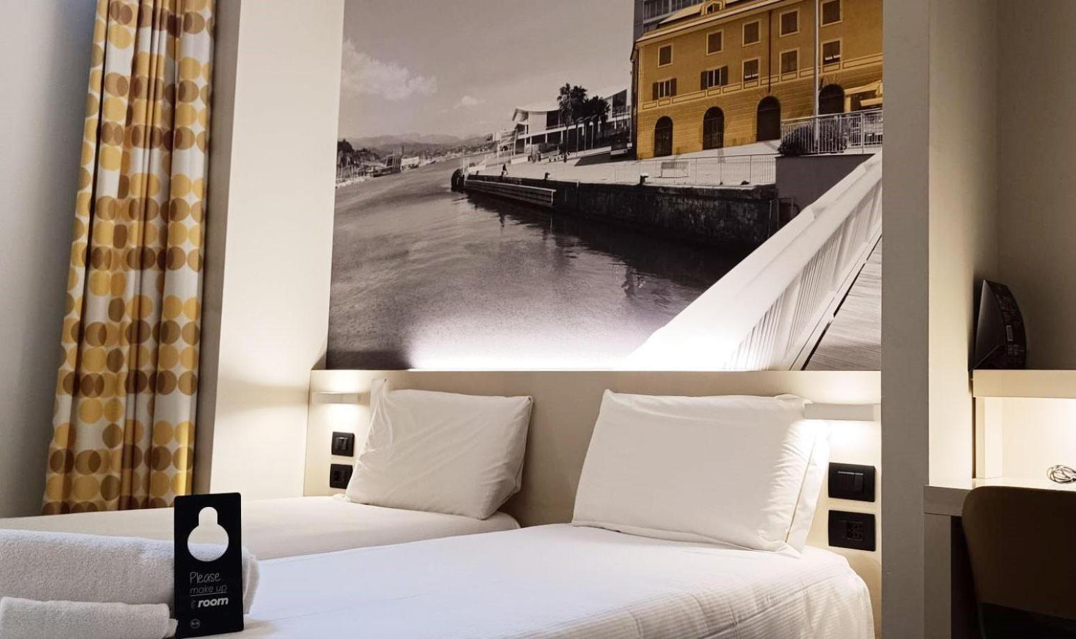 B&B Hotel Савона Екстериор снимка