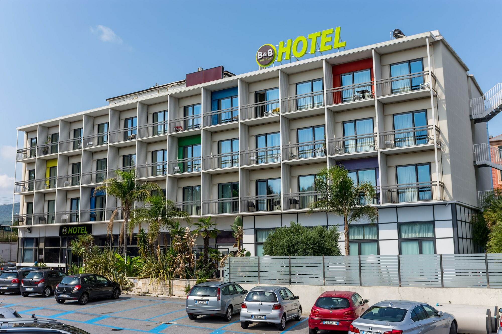B&B Hotel Савона Екстериор снимка